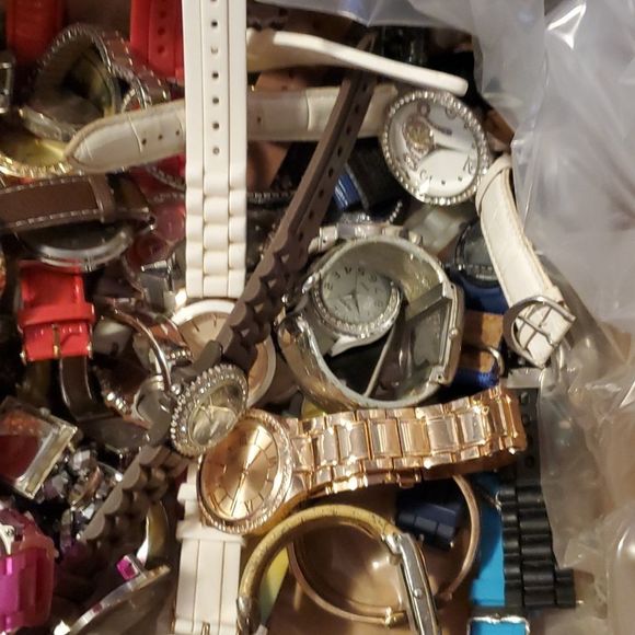 Resellers Lot of 40 Watches Collectors Flea Market Crafters Steampunk NO OFFERS! - Picture 8 of 10